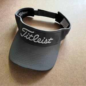 Titleist Pro v1 men’s visor